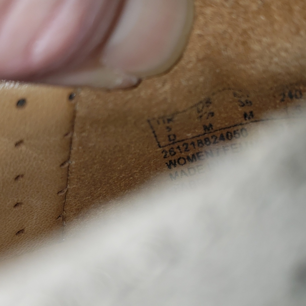 Clarks suede Ava slip on size 7.5 - Picture 7 of 8